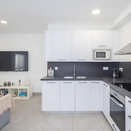 3br Workfriendly - Beach & Port Views *