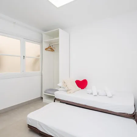 3br Workfriendly - Beach & Port Views Apartment *